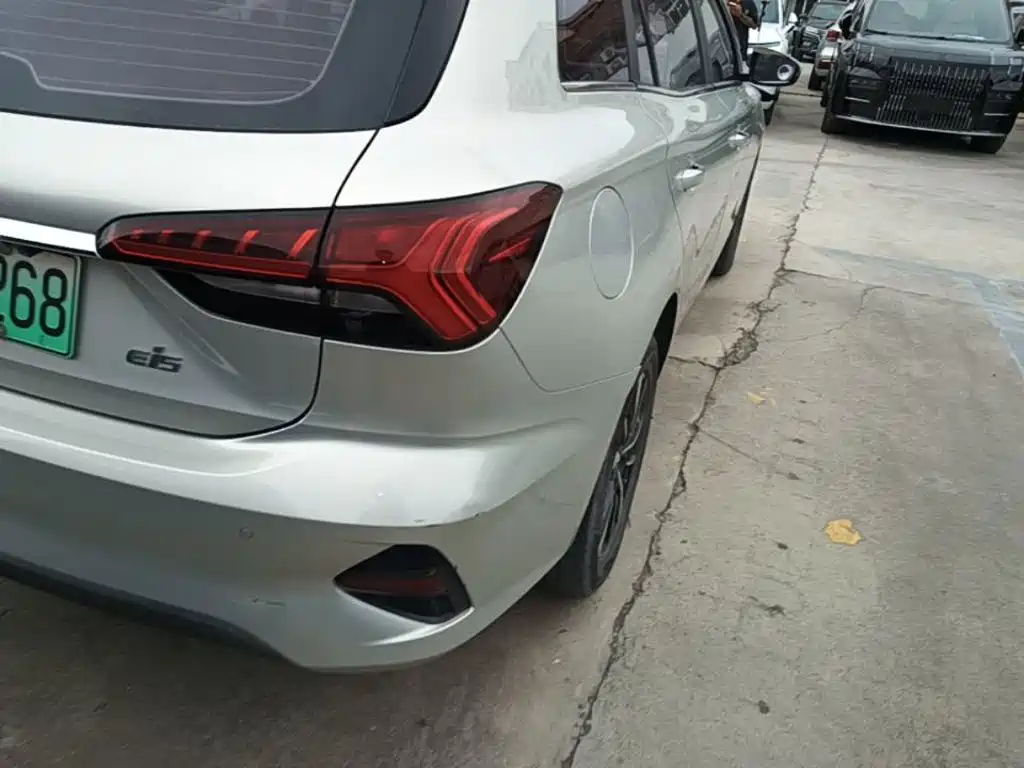Roewe Ei5 2022 2021 500 Heartfelt Edition