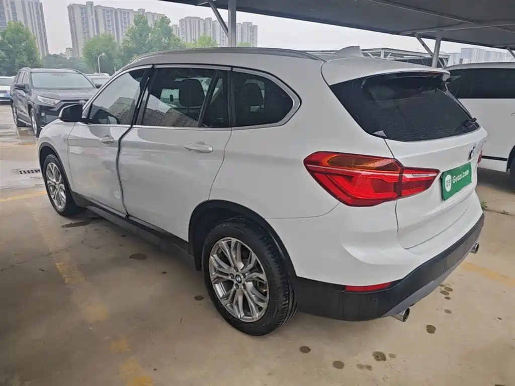 BMW X1 2018 sDrive20Li Leading Model фото 5