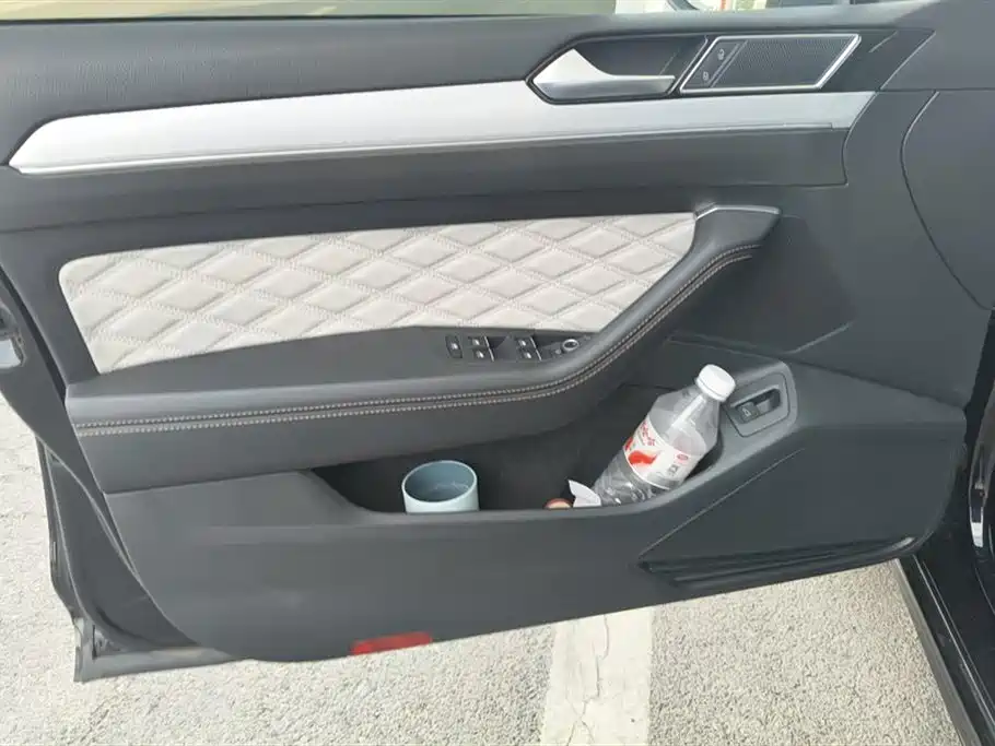Volkswagen Magotan 2025 Popular Edition 330TSI DSG Luxury фото 7