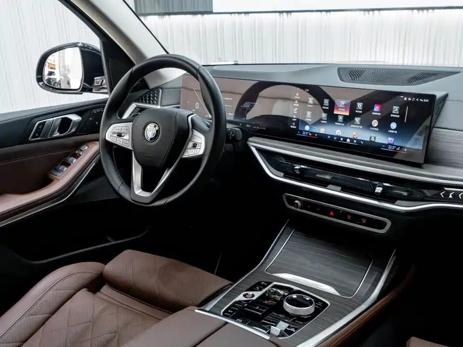 BMW X7 2024 2023 xDrive40i Leading Luxury Package