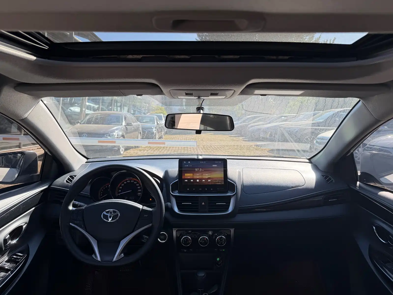 Photo 4 - Toyota YARiS L Zhi Xuan