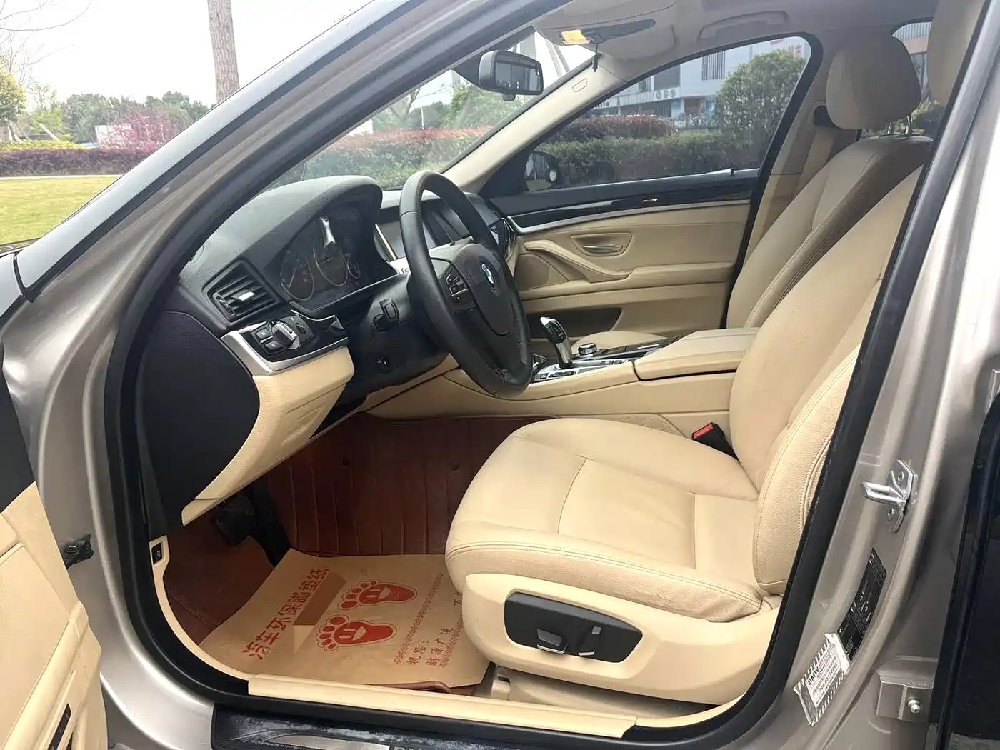 BMW 5 Series 2014 520Li Elegance фото 4