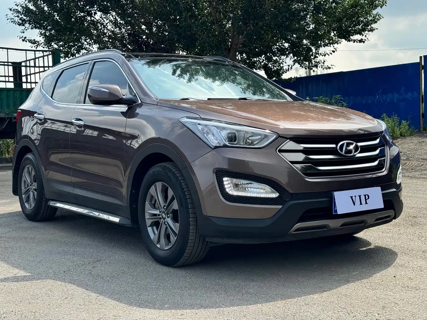 Photo 3 - Hyundai Santa Fe