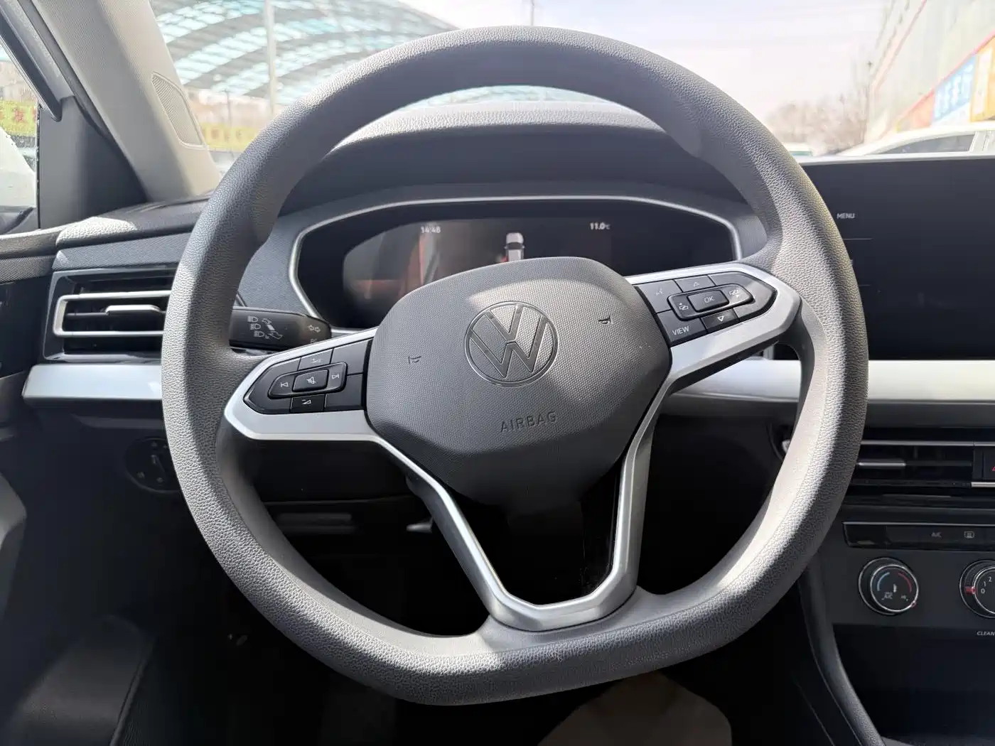 Volkswagen Lavida 2023 1.5L Auto Delight Edition фото 11