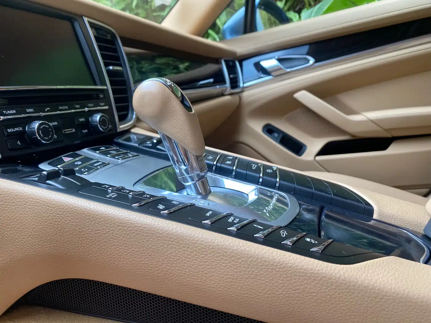 Porsche Panamera 2010 Panamera 4 3.6L фото 43