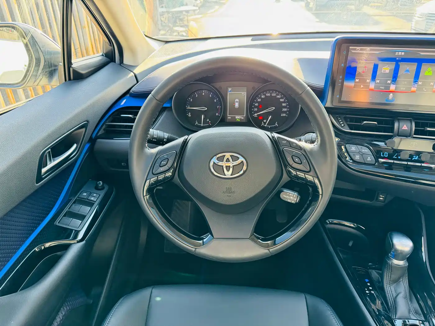 Toyota C-HR 2021 2.0L Luxury Edition фото 19