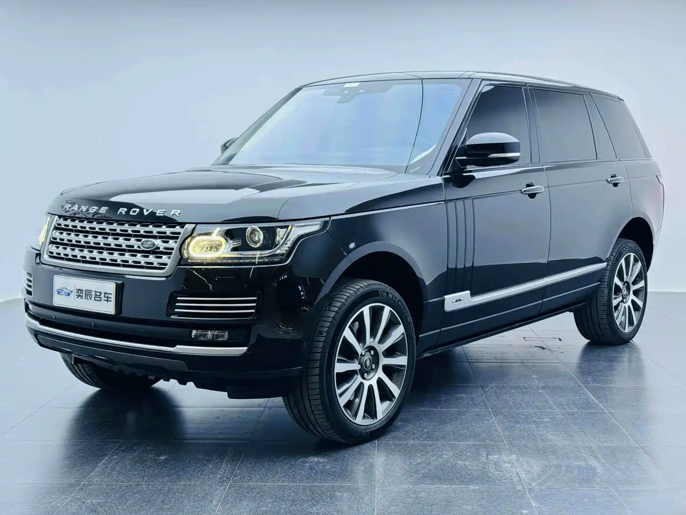 Фото 1 - Land Rover Range Rover