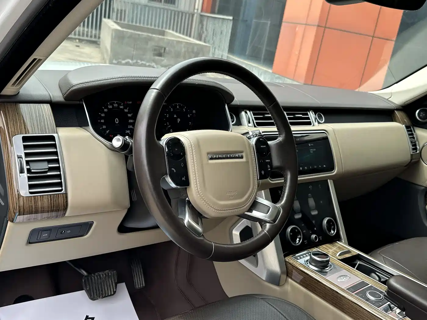 LAND ROVER RANGE ROVER