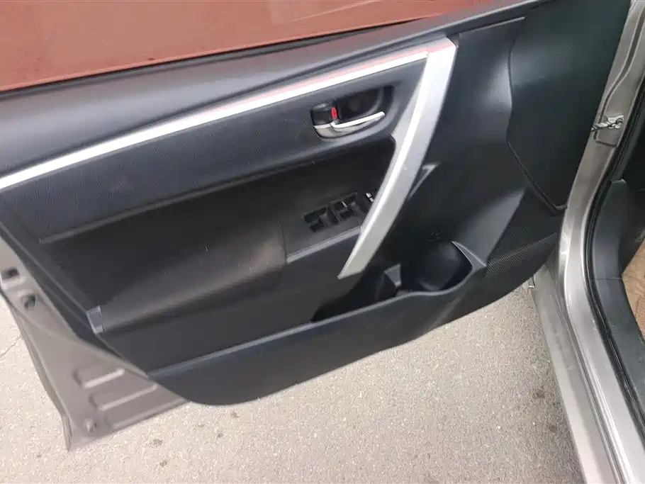 Toyota Corolla 2017 1.2T CVT GL-i фото 7