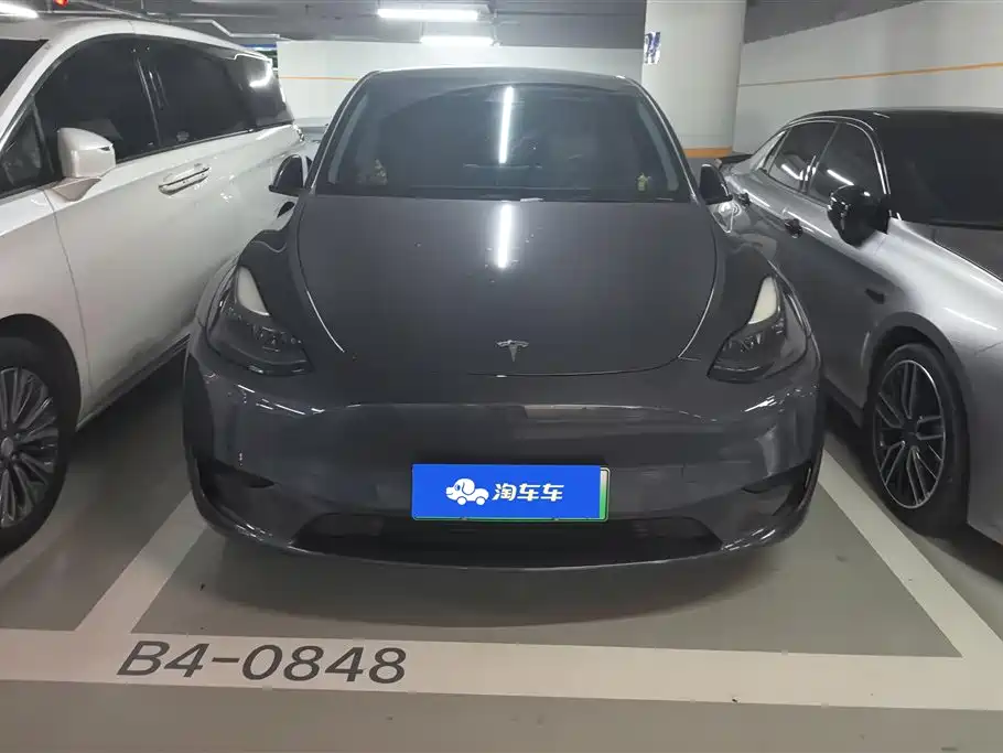 TESLA MODEL Y
