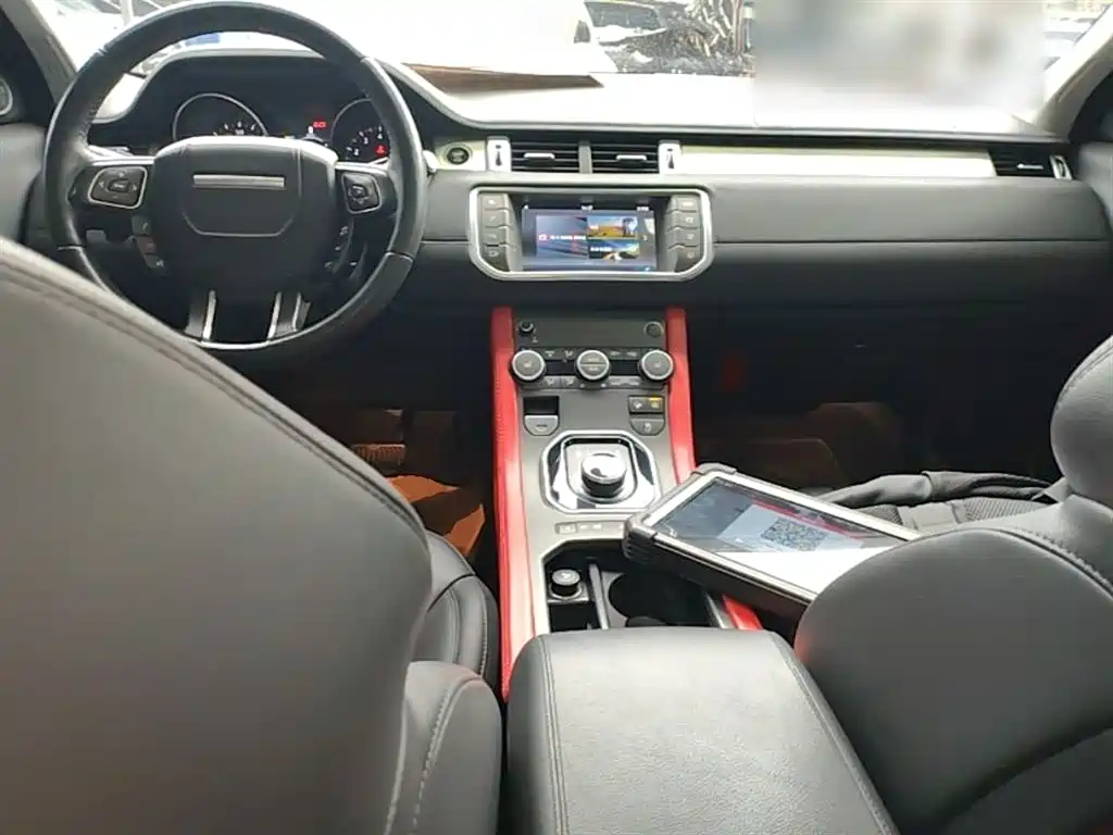Land Rover Range Rover Evoque 2017 2.0T British Style Edition фото 10