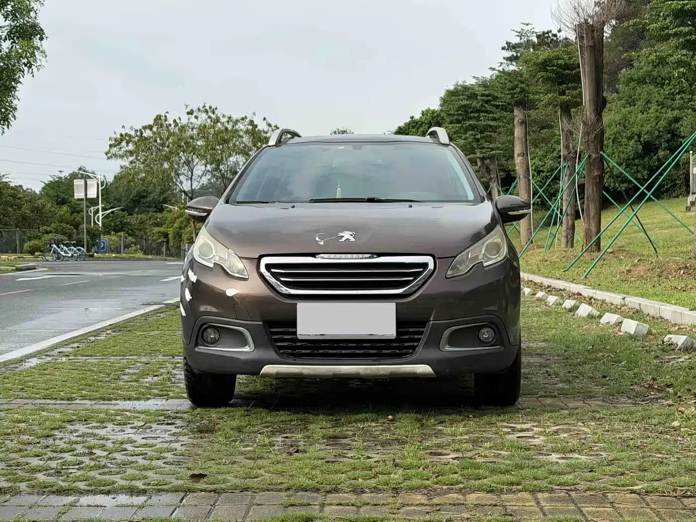 Peugeot 2008 2014 1.6L Automatic Fashion Edition фото 2