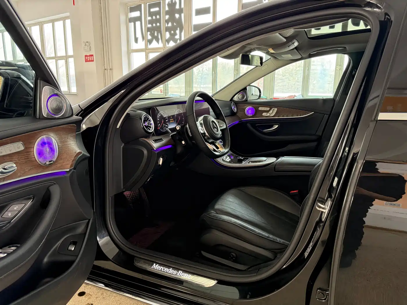 Mercedes-Benz E-Class 2016 E 300 L Luxury фото 6