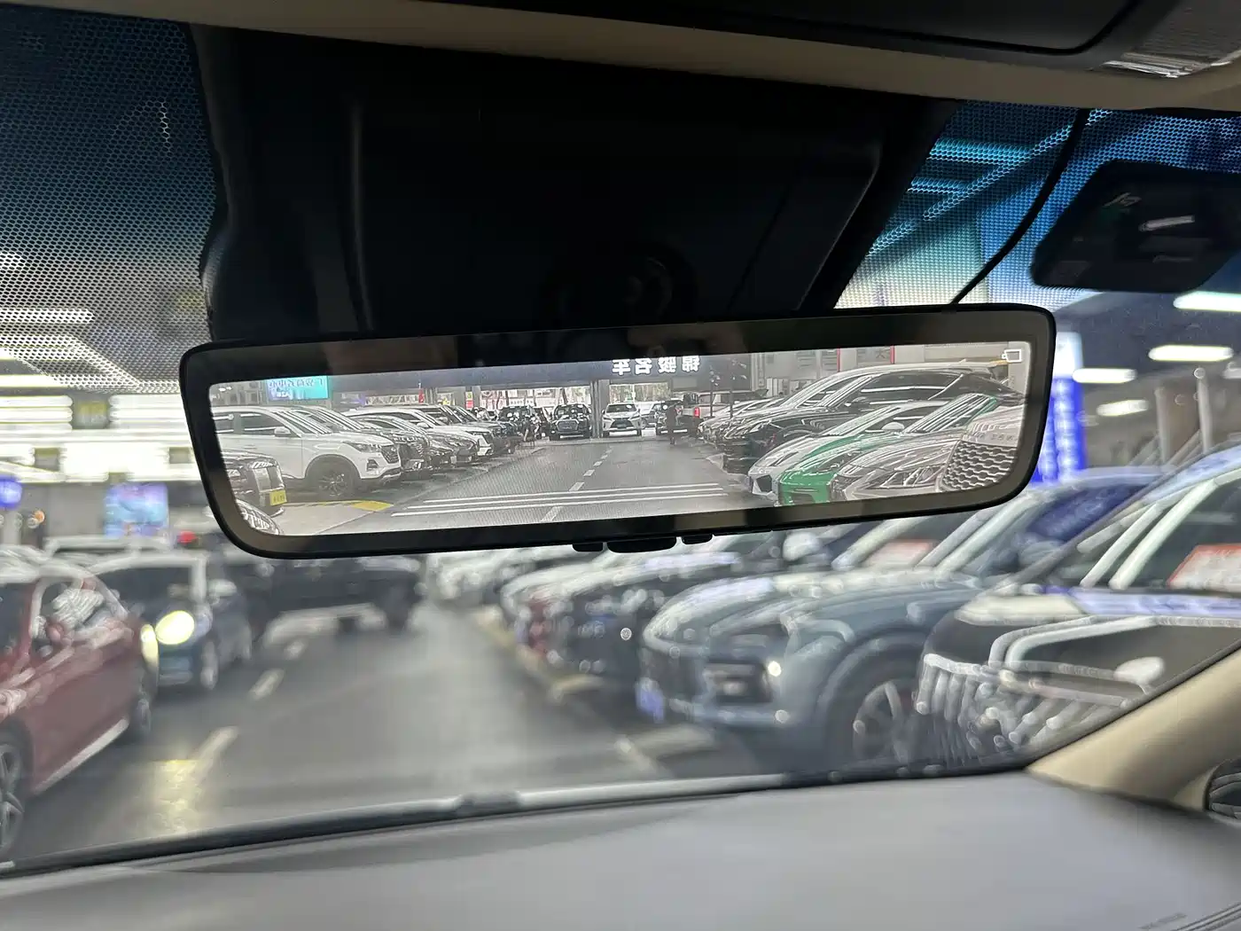 Toyota Alphard 2021 Hybrid 2.5L Ultimate фото 17