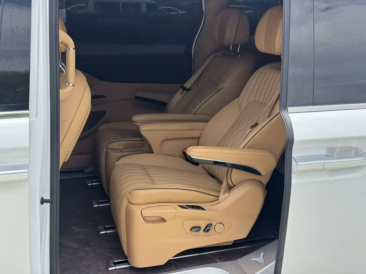 Voyah Auto Voyah Dreamer 2022 Low-carbon Dream+Smart Package фото 12