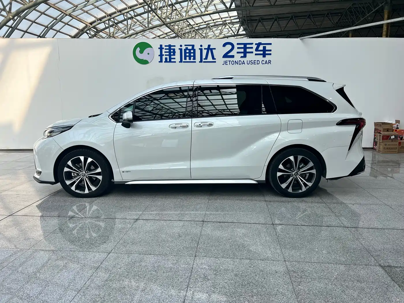 Toyota Granvia 2024 2.5L Hybrid Premium PLUS фото 7