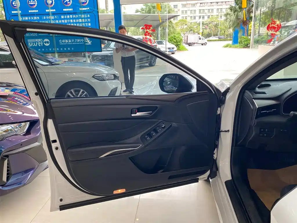 Toyota Avalon 2019 2.0L Progressive Edition (China VI) фото 4