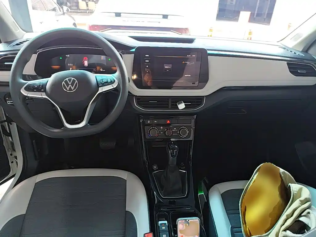 Photo 10 - Volkswagen Tharu