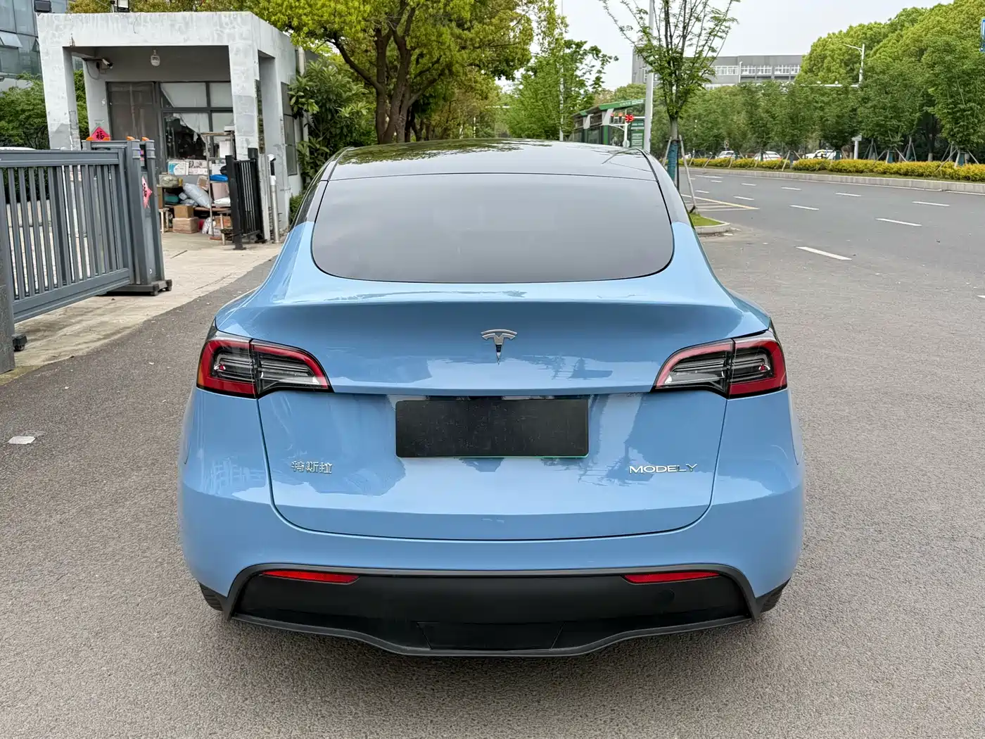 TESLA MODEL Y