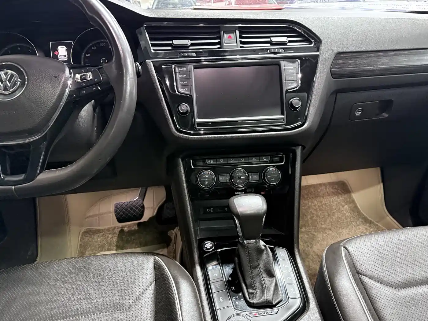 Volkswagen Tiguan L 2017 380TSI Automatic 4WD Flagship Edition фото 14