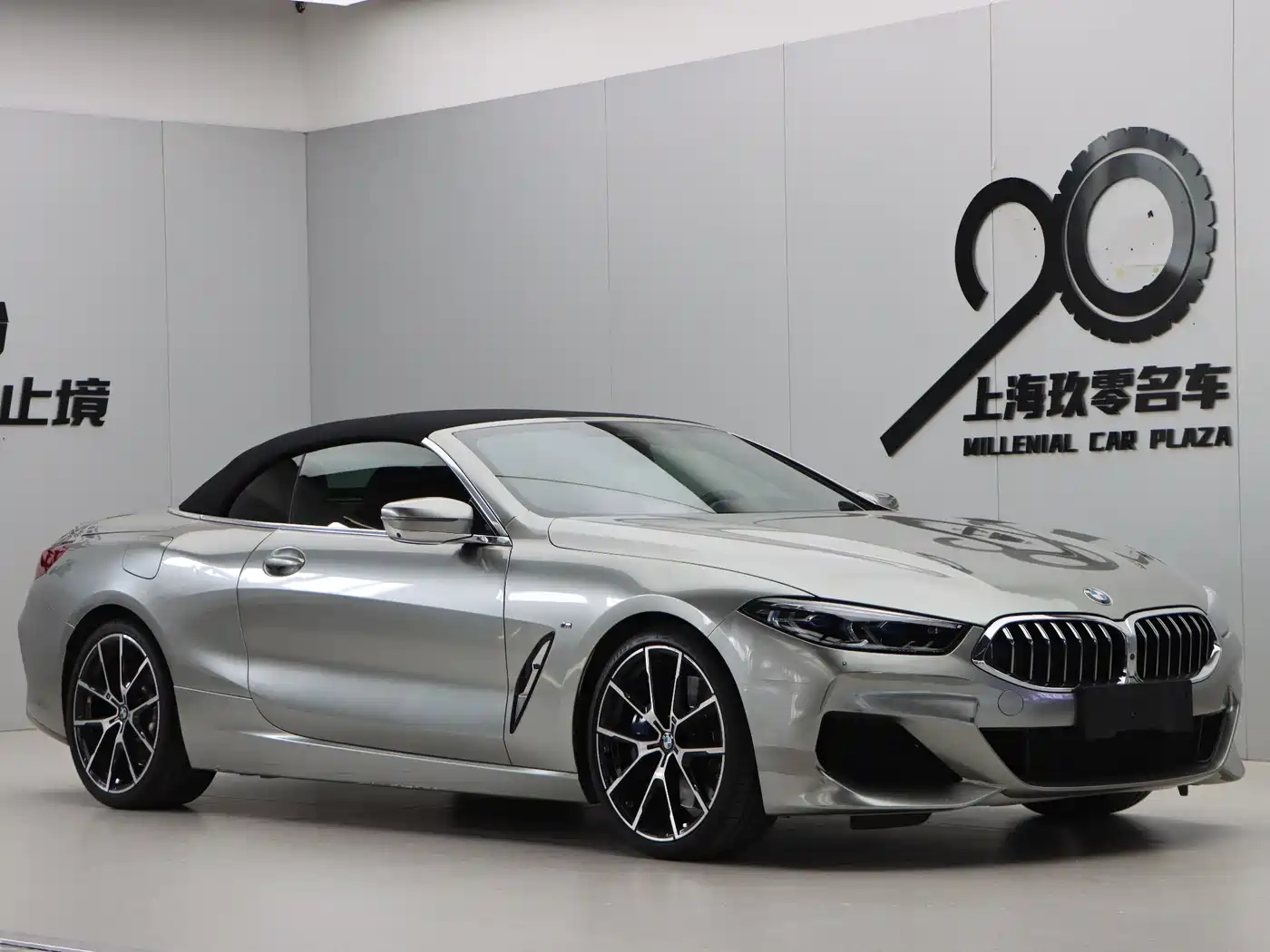 BMW 8 Series 2019 840i Convertible M Sport фото 33