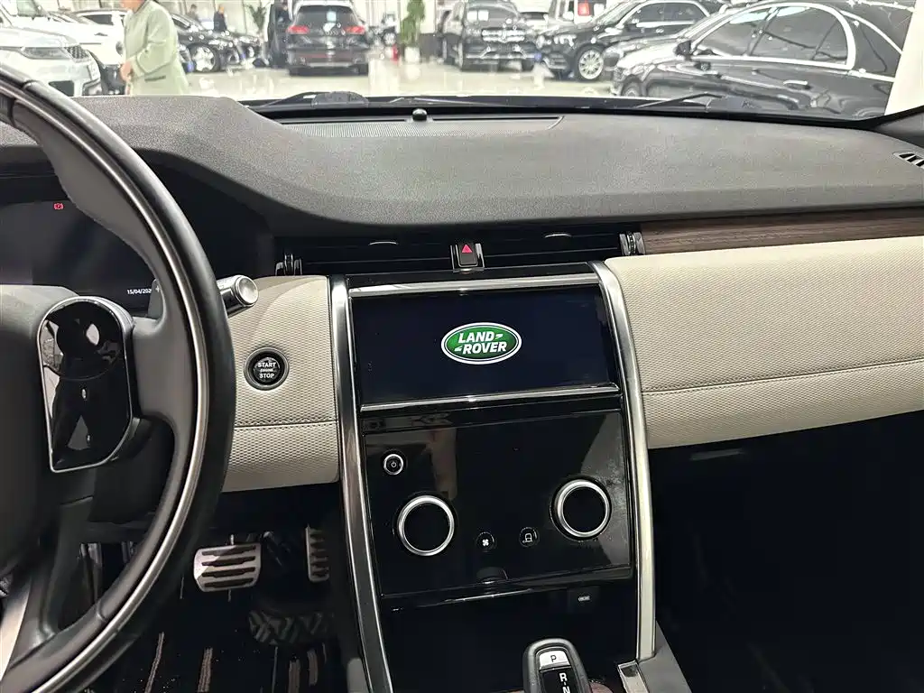 Land Rover Discovery Sport 2020 249PS R-Dynamic Performance фото 10