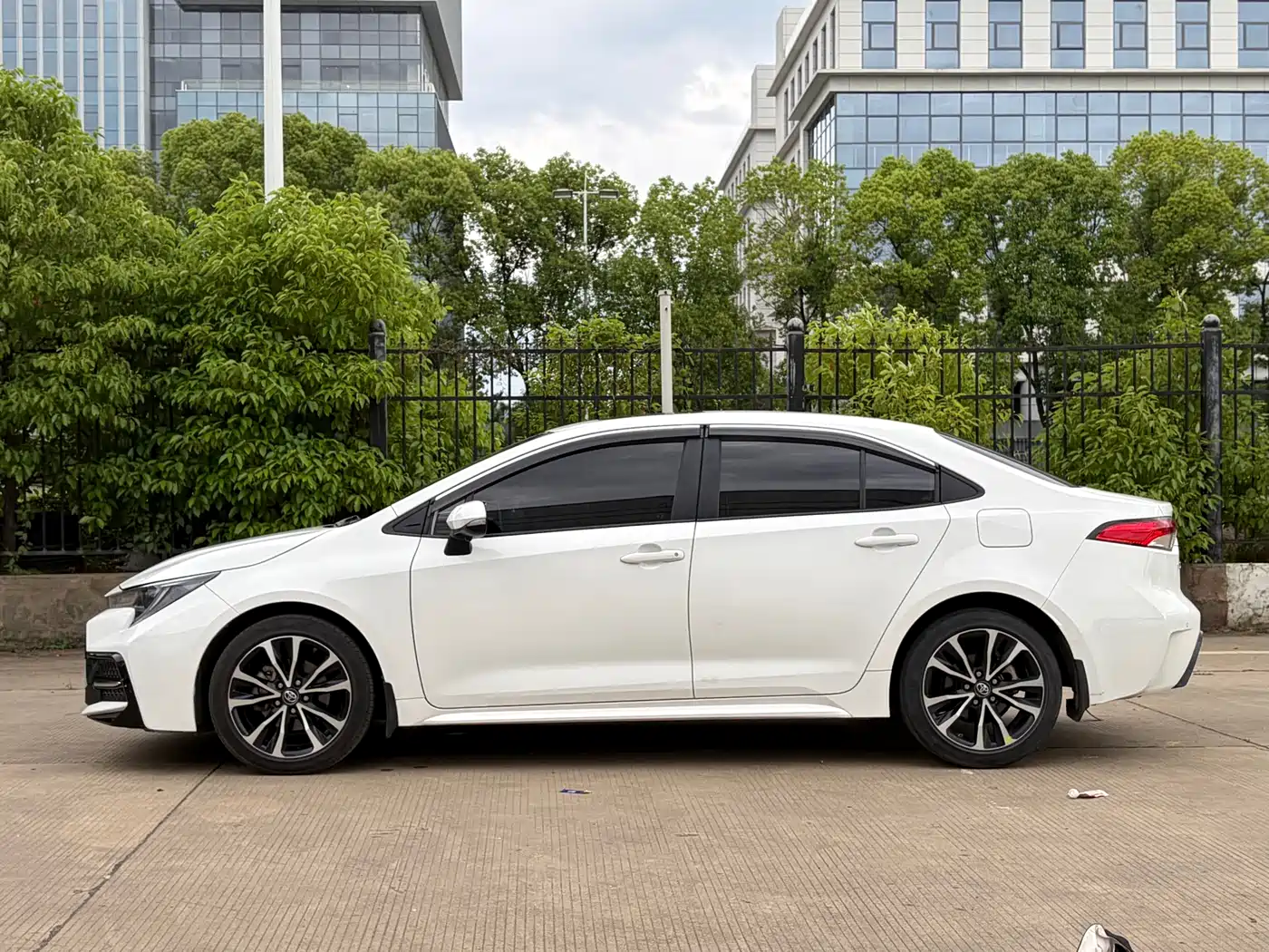 Toyota Levin 2021 185T CVT Sport Edition фото 4
