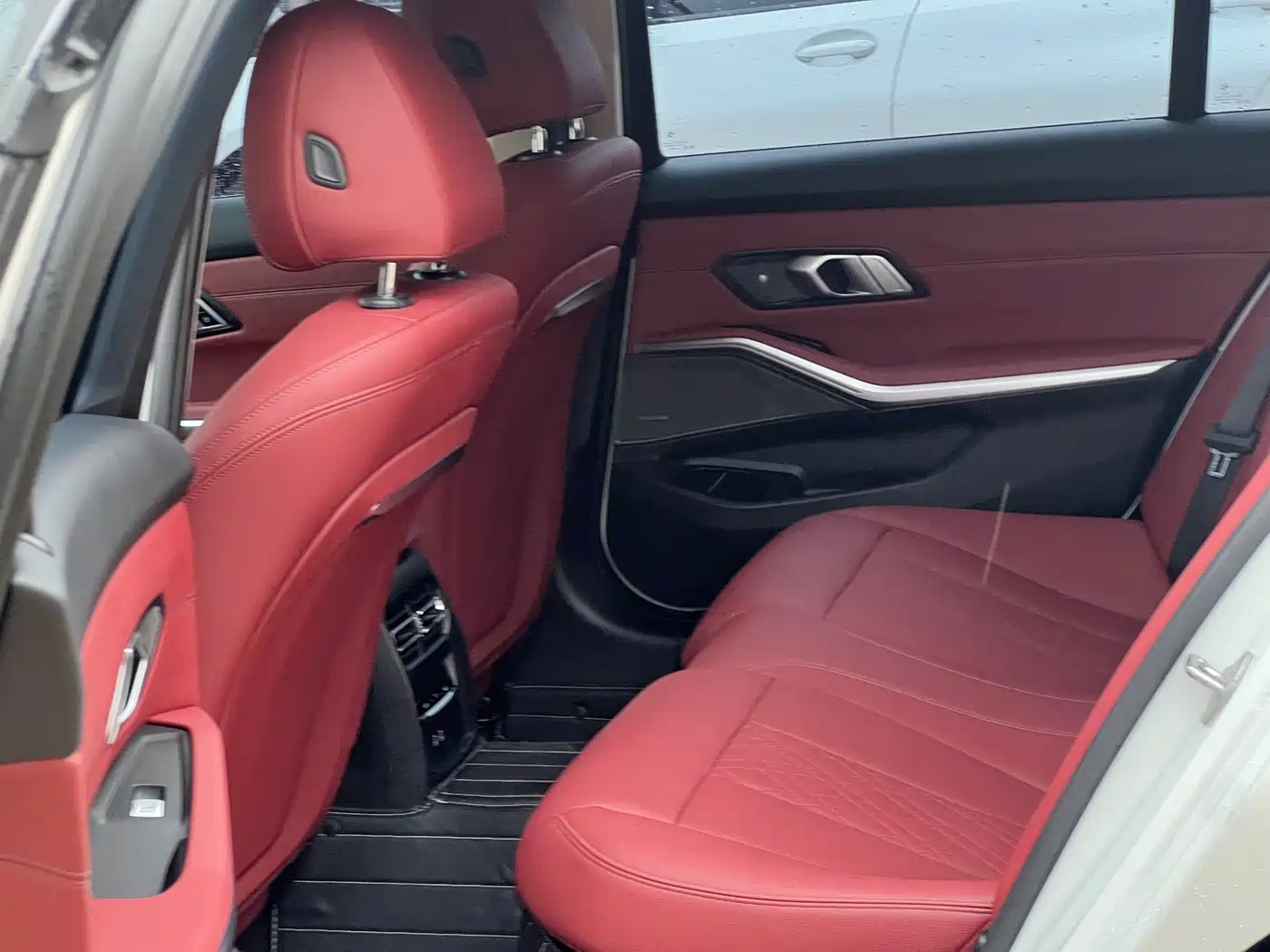 BMW 3 Series 2024 325Li M Sport Shadowline Package фото 8