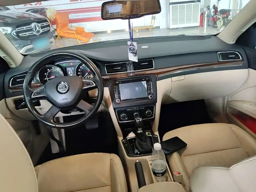 Škoda Superb 2014 2013 1.8TSI Automatic Elite Edition
