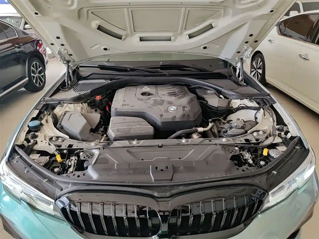 BMW 3-SERIES