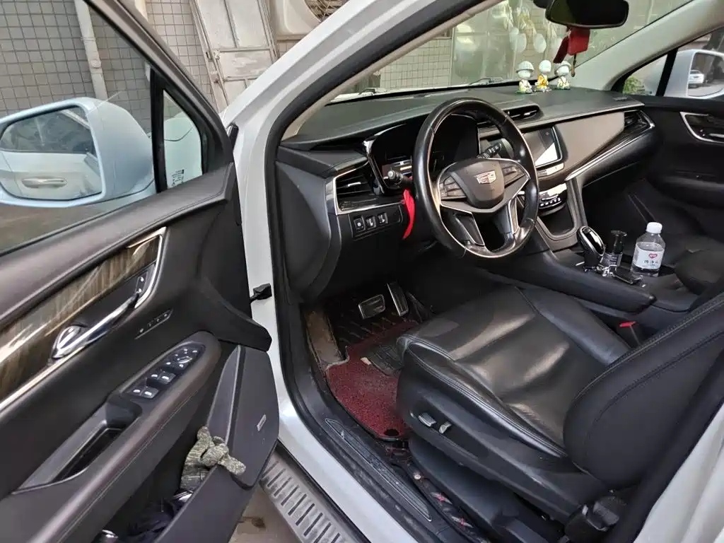 Cadillac XT5 2017 2016 25T Luxury Model