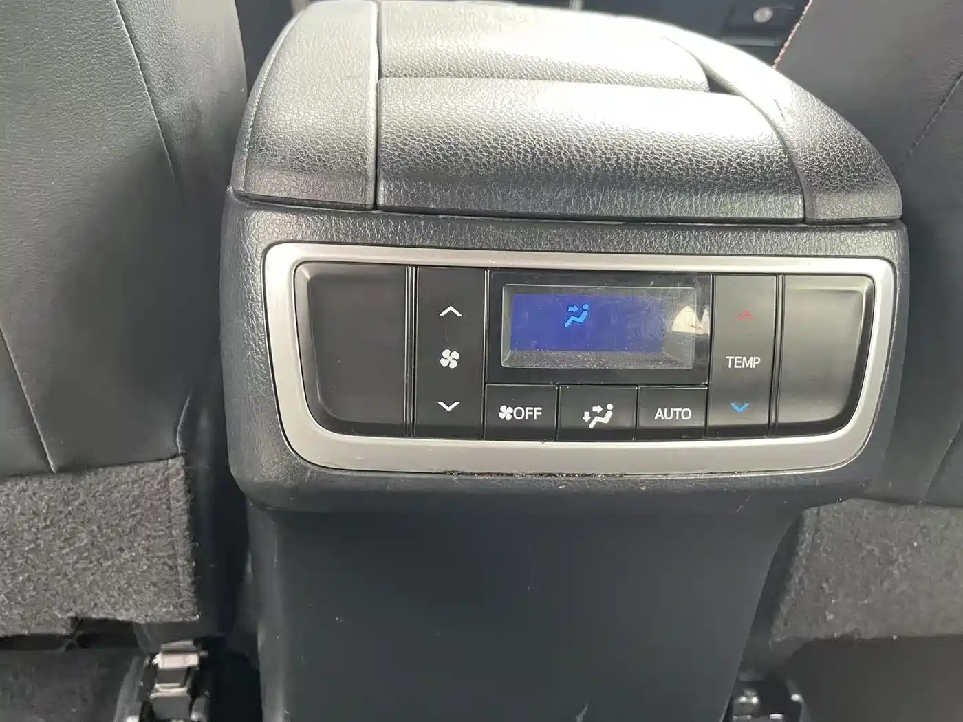 Toyota Highlander 2015 2.0T FWD Luxury Edition 7-seater фото 13
