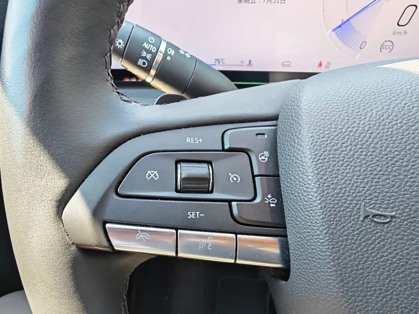 Cadillac XT4 2025 2024 28T 2WD Luxury
