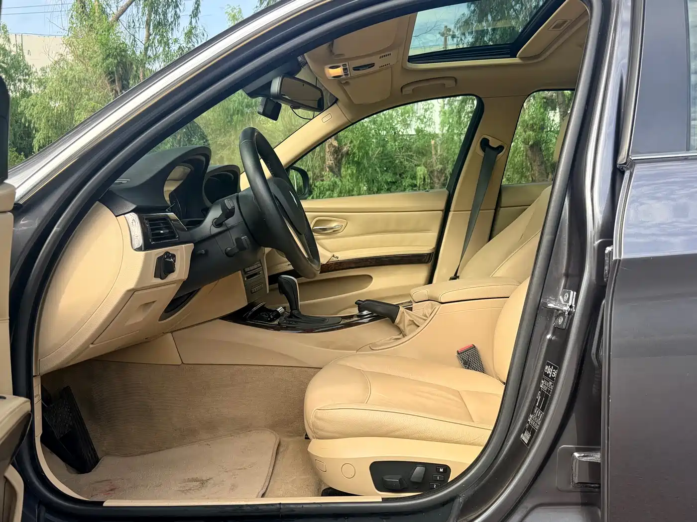 BMW 3 Series 2008 Model 325i Leading фото 6