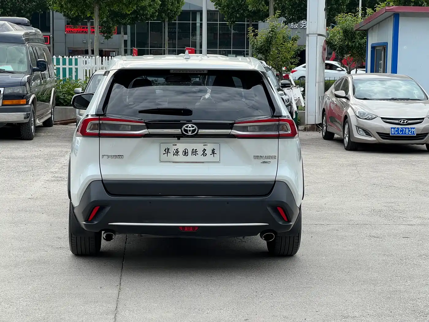 Toyota Wildlander 2022 2.0L CVT AWD Luxury PLUS Edition фото 13