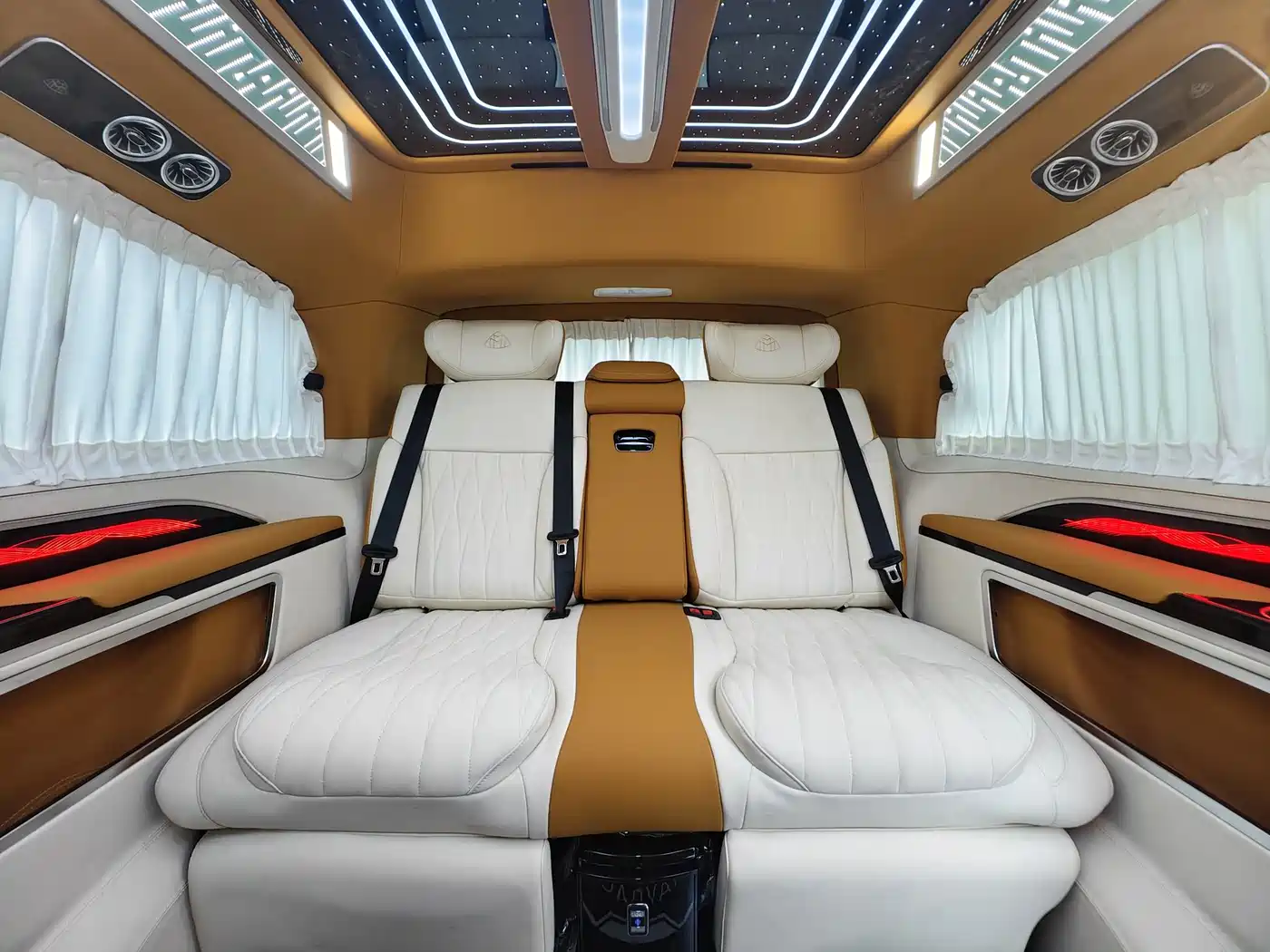Mercedes-Benz Vito 2024 2.0T Business 7-Seater фото 19