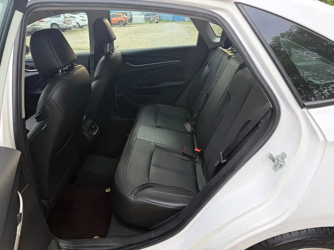 Photo 12 - Buick Excelle