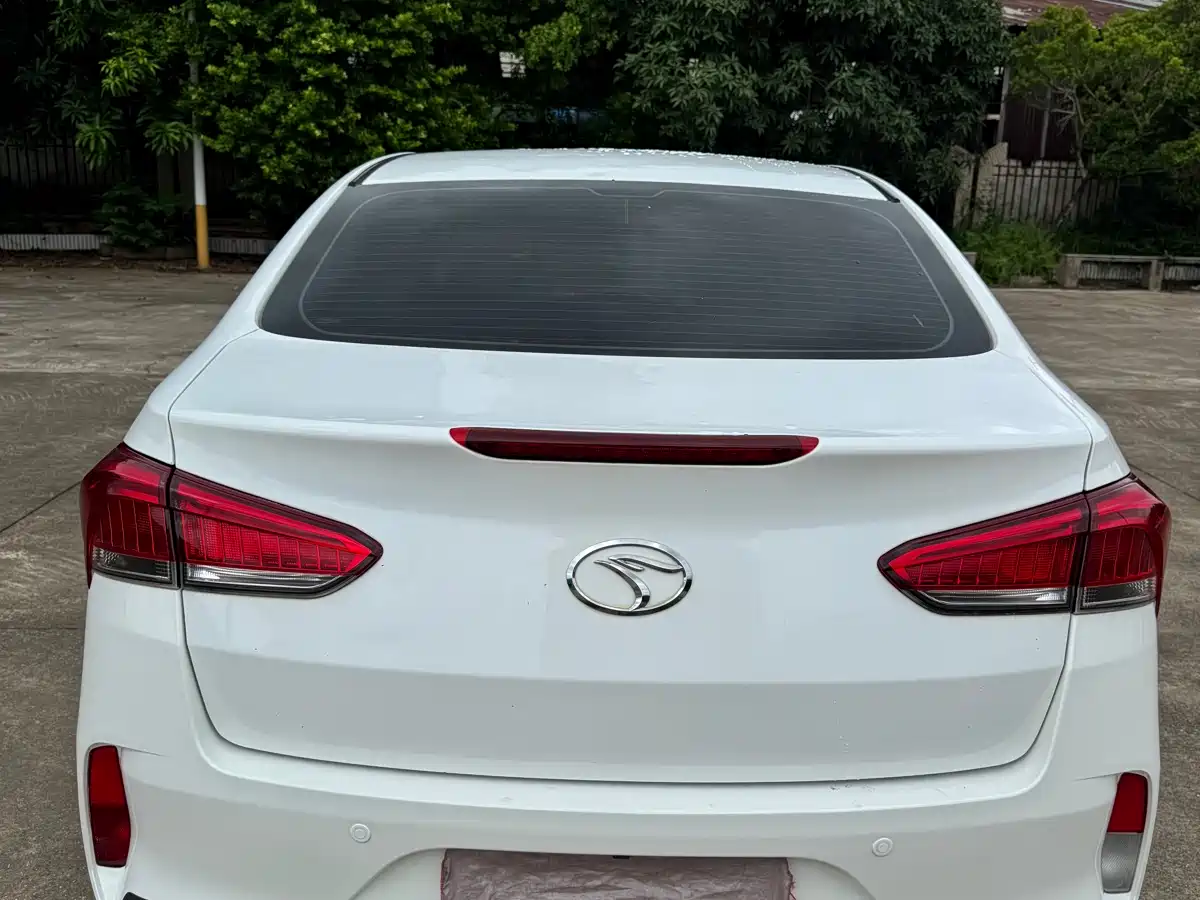 Soueast A5 Wing Dance 2020 2019 1.5L CVT Luxury Edition China V