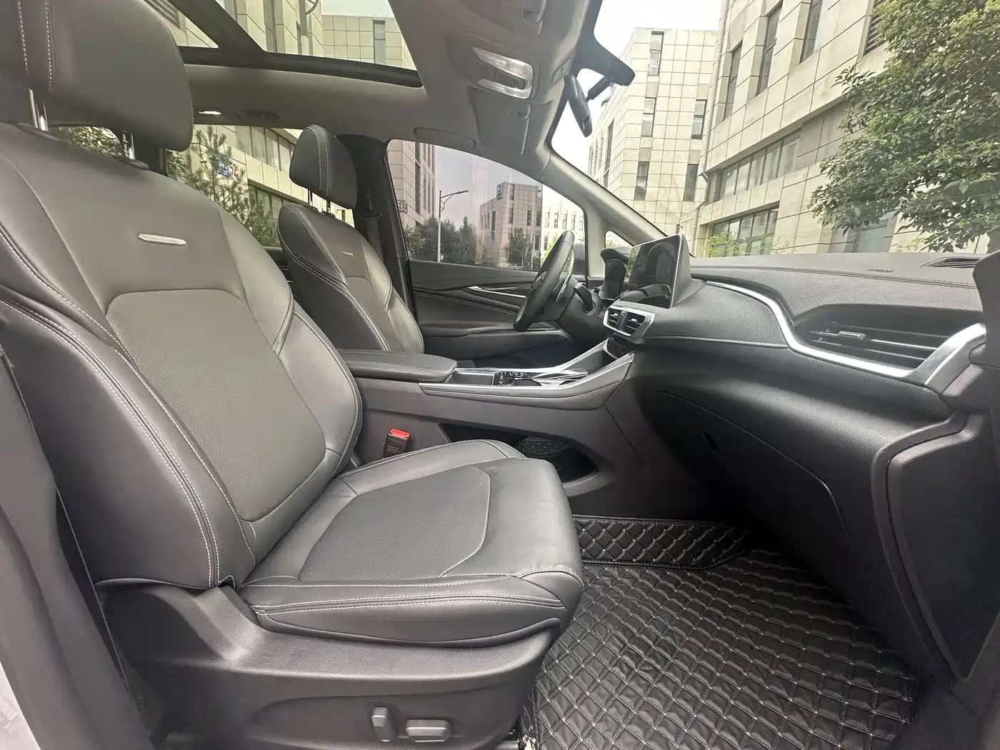 SAIC Maxus Maxus G50 2024 2024 PLUS 1.5T Happiness Recommended Auto Escort Edition