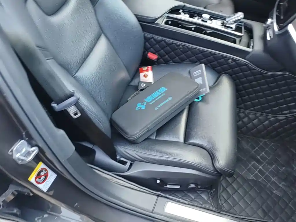 Photo 25 - Volvo S90