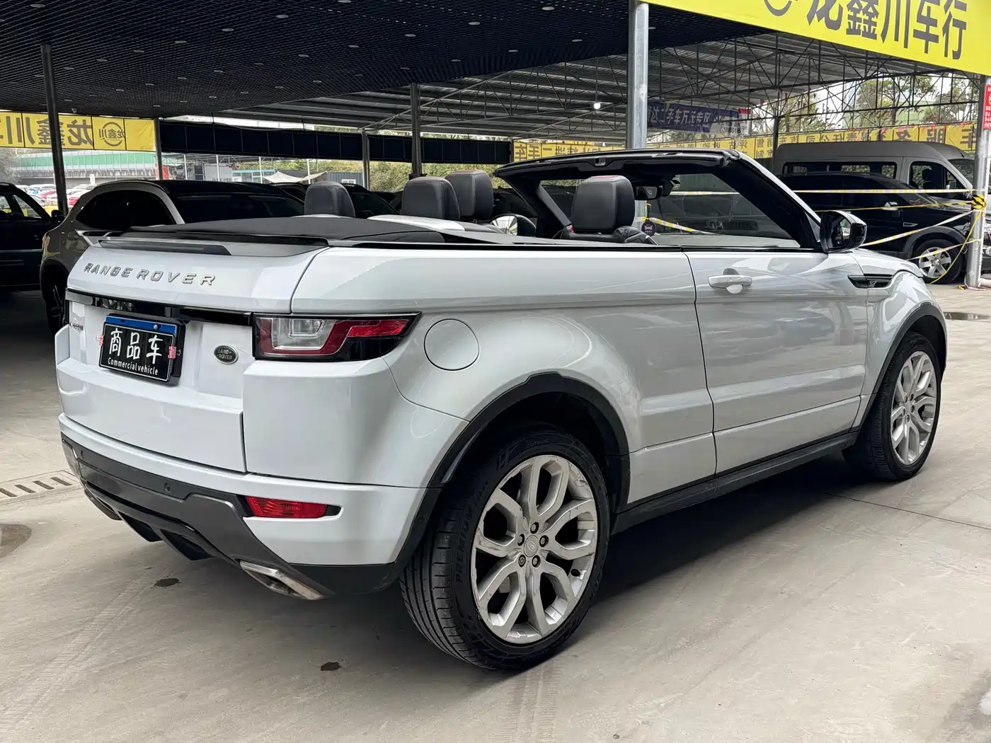 Land Rover Range Rover Evoque (Import) 2017 2.0T Convertible фото 15