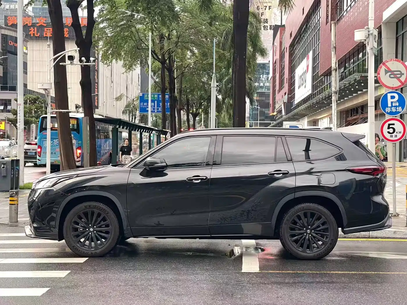 Фото 4 - Toyota Crown Kluger