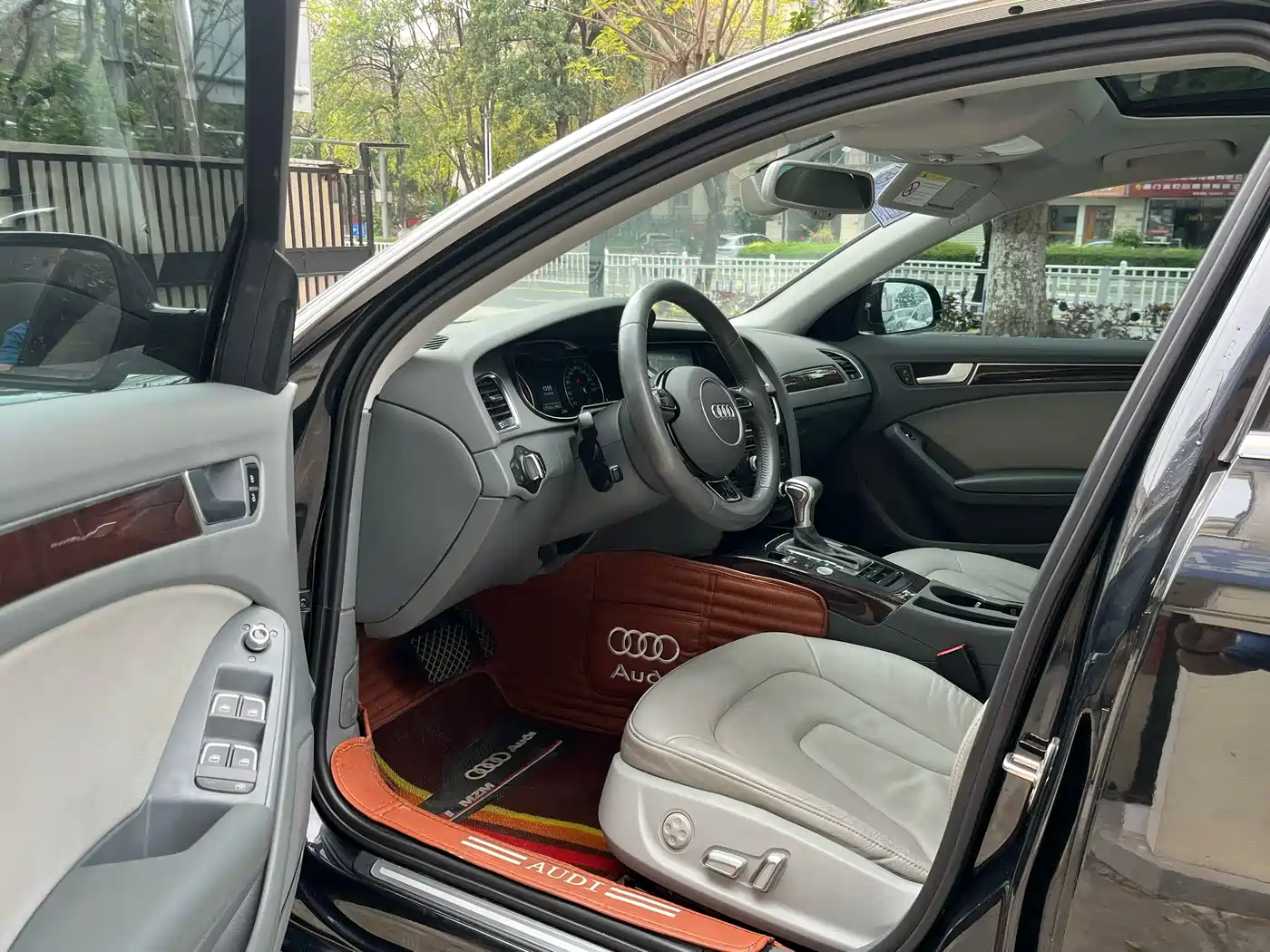 Audi A4L 2016 35 TFSI Collector's Edition S line Comfort фото 4