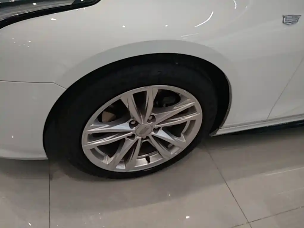 Cadillac CT4 2023 2022 28T Fashion Style
