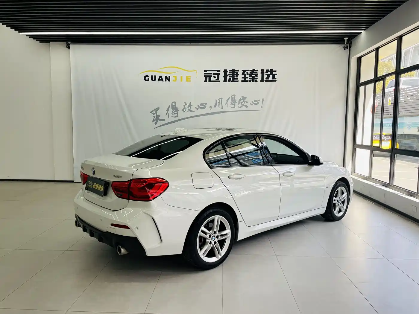 BMW 1 Series 2020 Model 120i M Sport Package фото 15