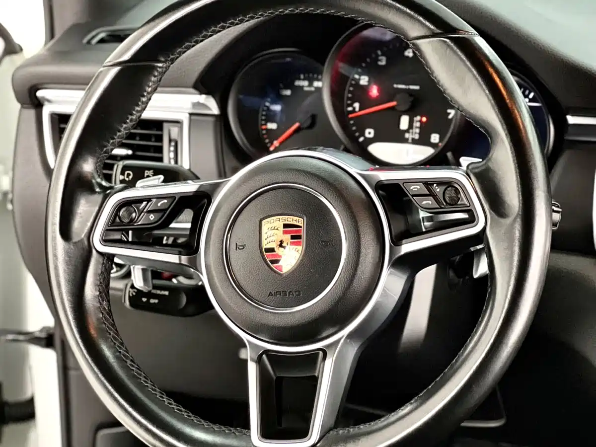 Porsche Macan 2017 Macan 2.0T фото 12