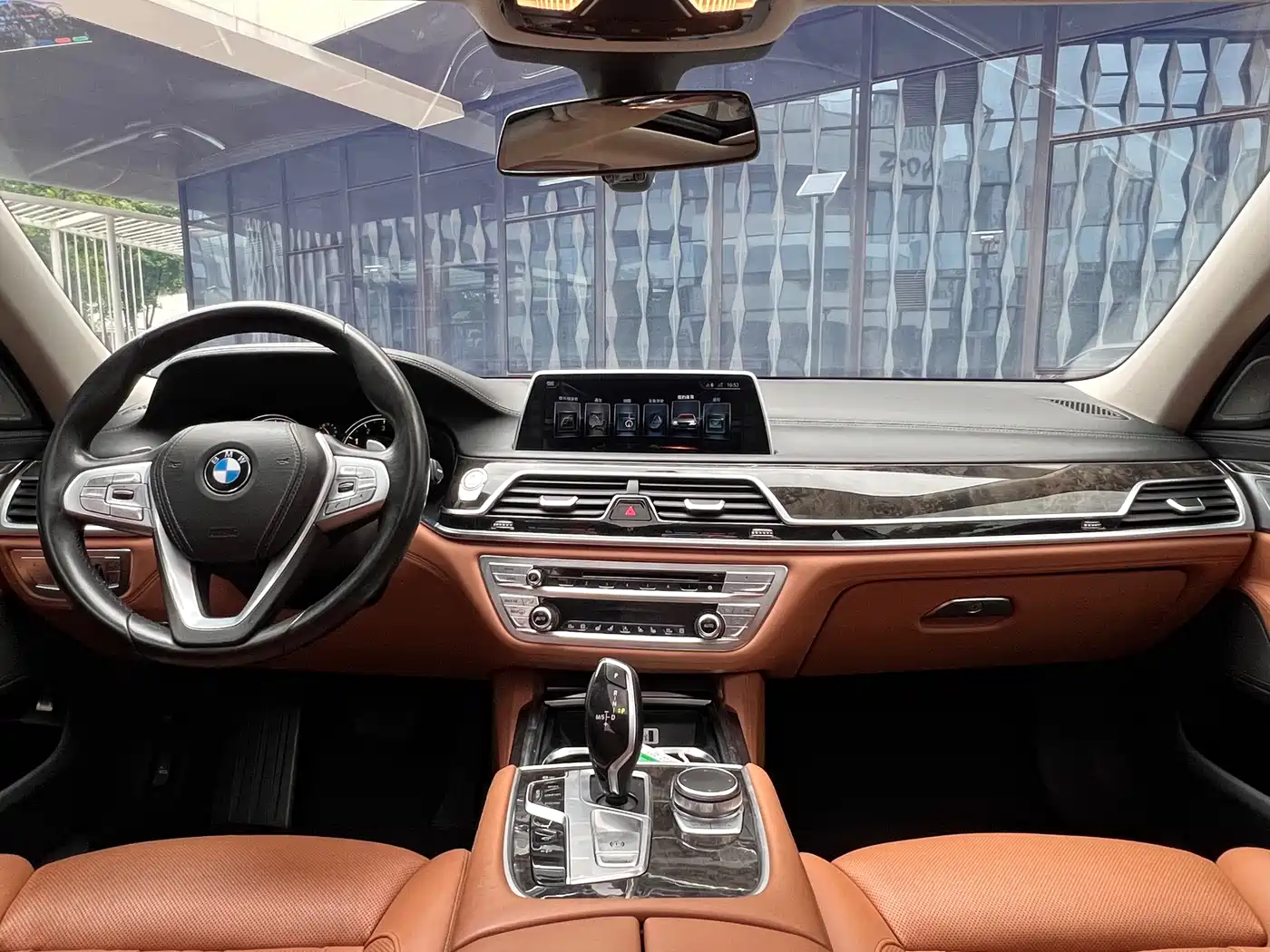 BMW 7 Series 2016 740Li Leading Edition фото 4