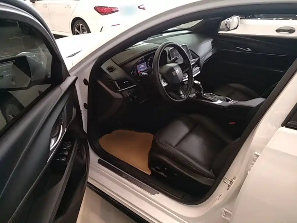 Cadillac CT4 2023 2022 28T Fashion Style