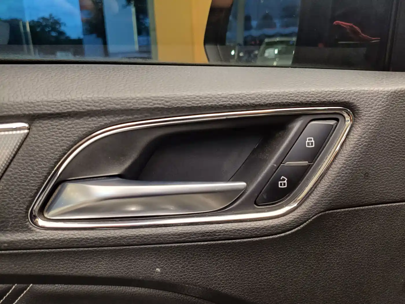 Фото 8 - Roewe RX5