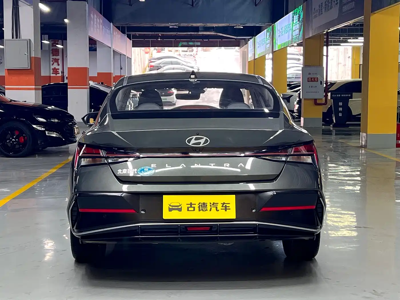 Hyundai Elantra 2023 Model 1.5L CVT LUX Premium Edition фото 6